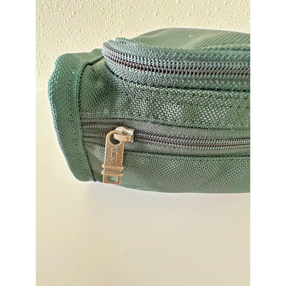 Tumi Case Zippered Travel Dark Green Canvas Unisex Accessory Cosmetic Hang fob